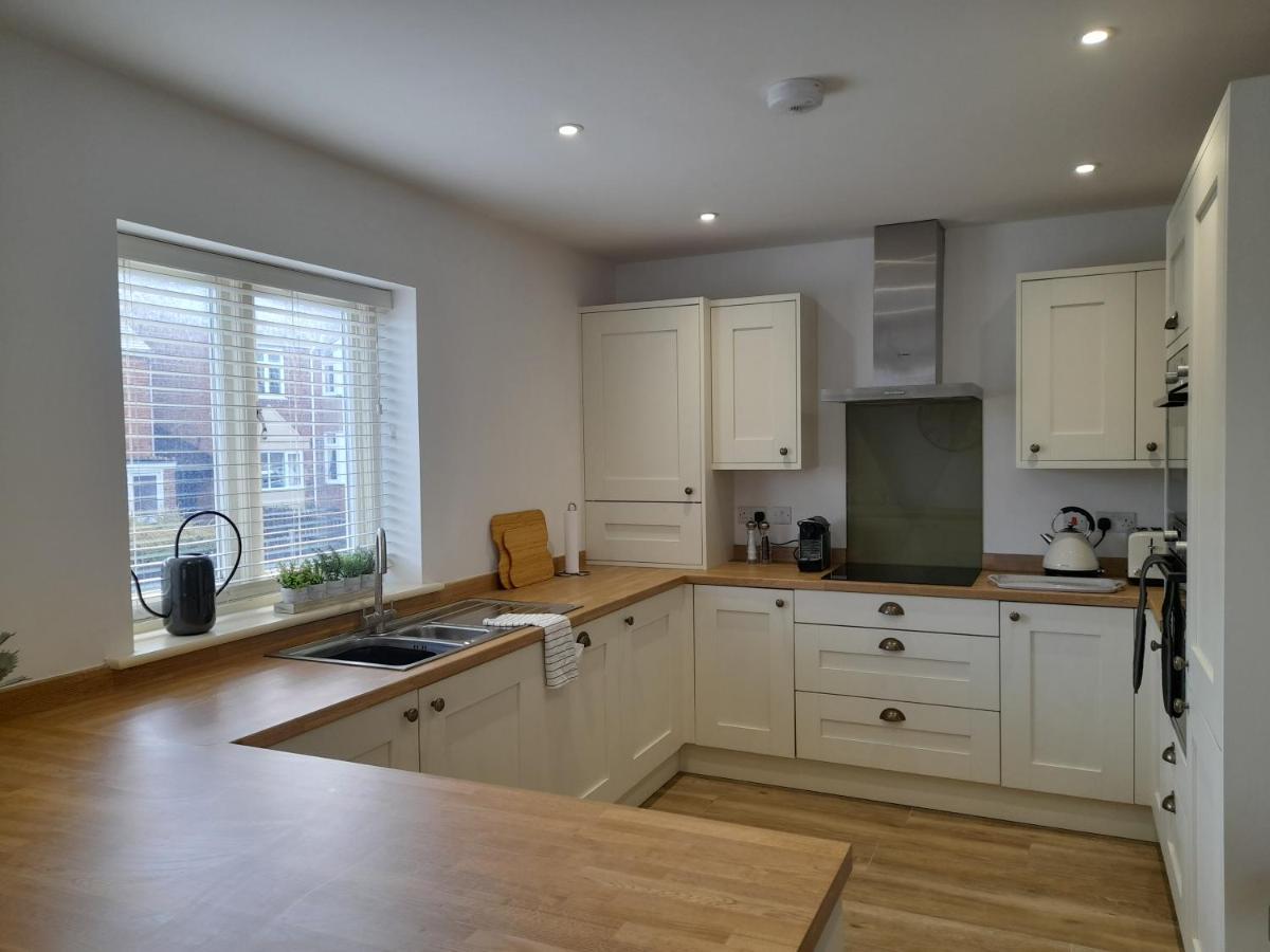 The Stables A Contractor Family 2 Bed Town House In Central Melton Mowbray Bagian luar foto